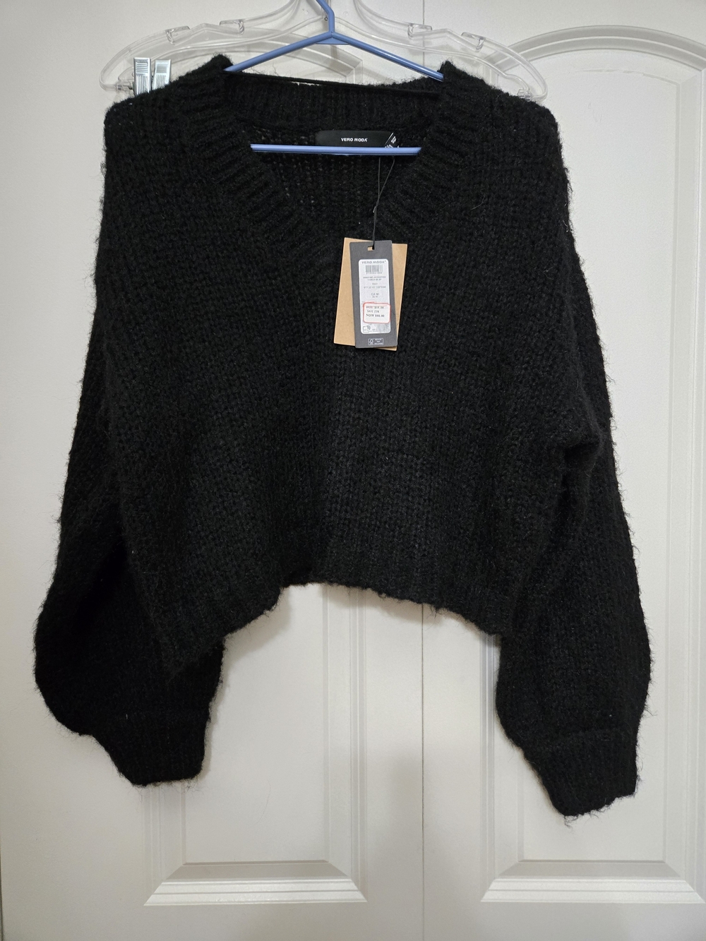 NWT Vero Moda Women's Black V-Neck Cropped Sweater SIze Med